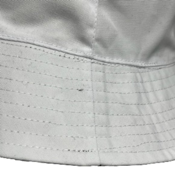 ALICE + OLIVIA Reversible Bucket Hat: Black with Daisy Print And Solid White NWT - Picture 9 of 11